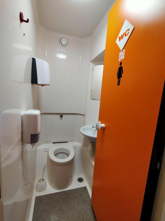 Hotel Thania Фронтиньян Экстерьер фото