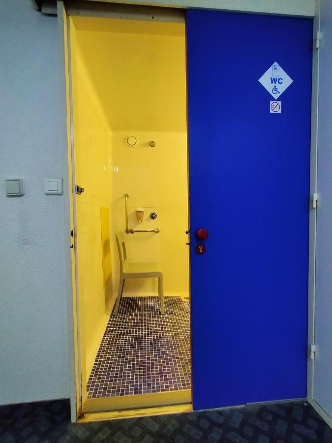 Hotel Thania Фронтиньян Экстерьер фото