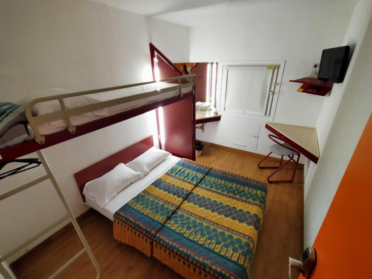 Hotel Thania Фронтиньян Экстерьер фото