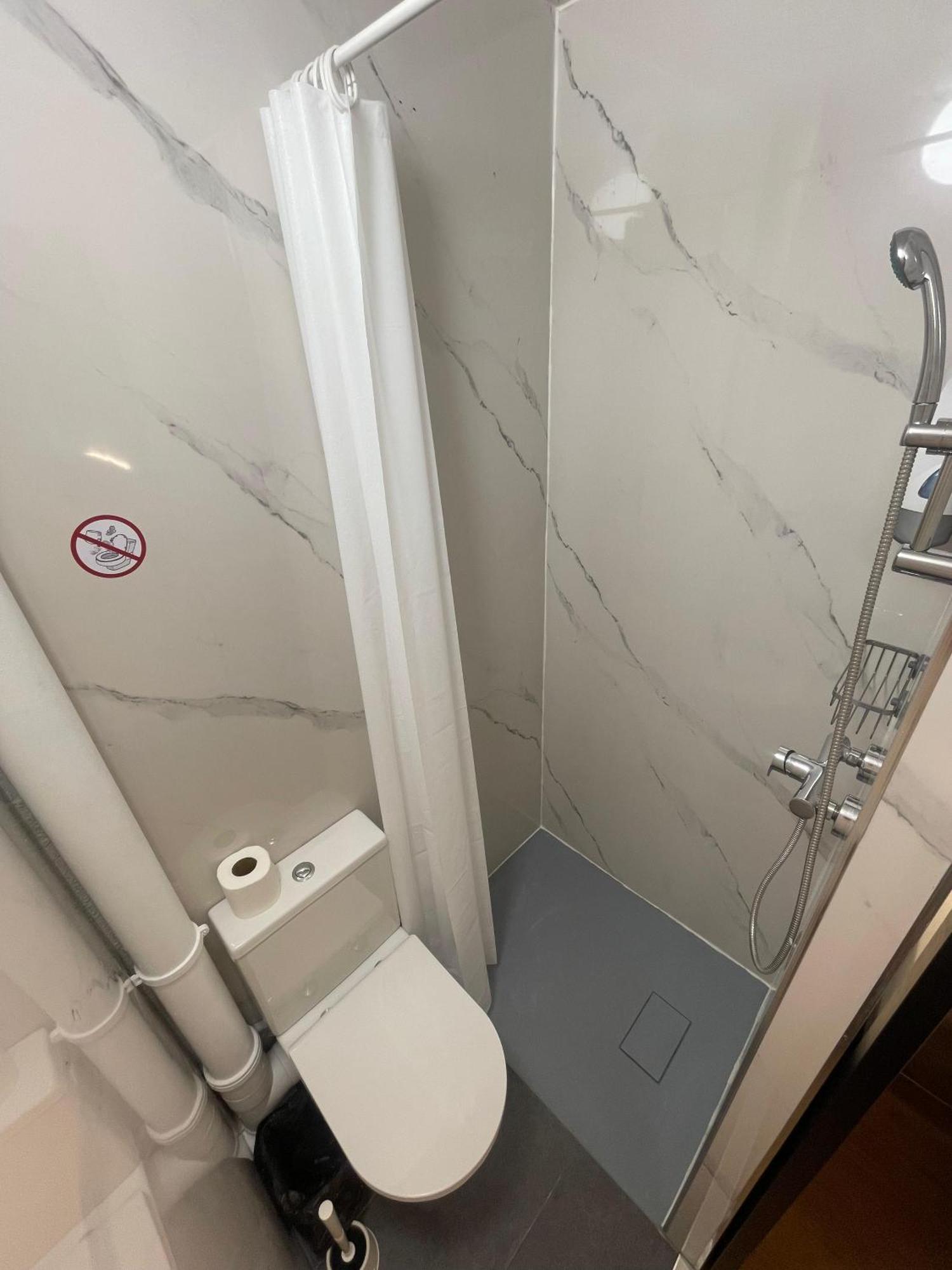 Hotel Thania Фронтиньян Экстерьер фото