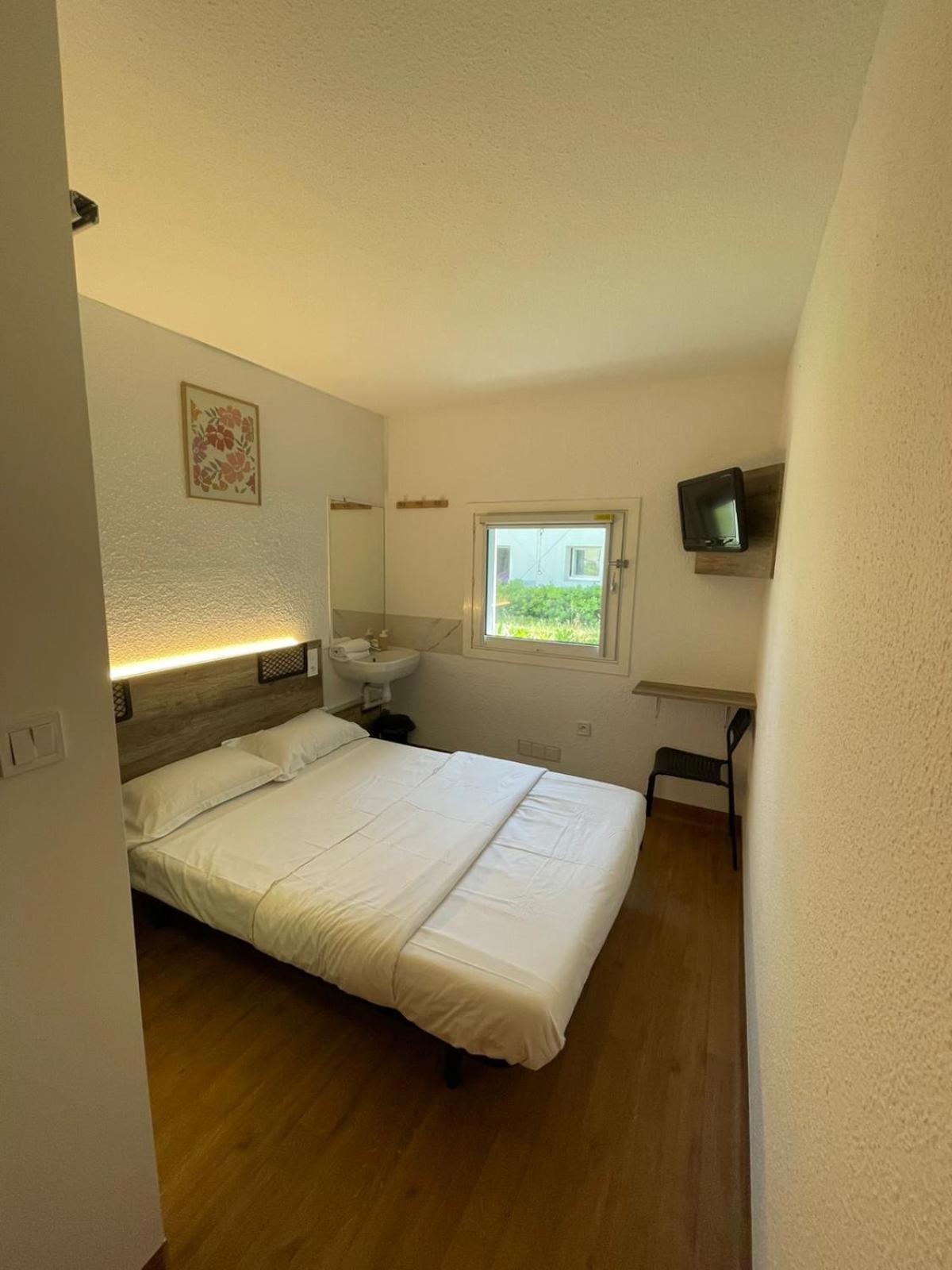 Hotel Thania Фронтиньян Экстерьер фото