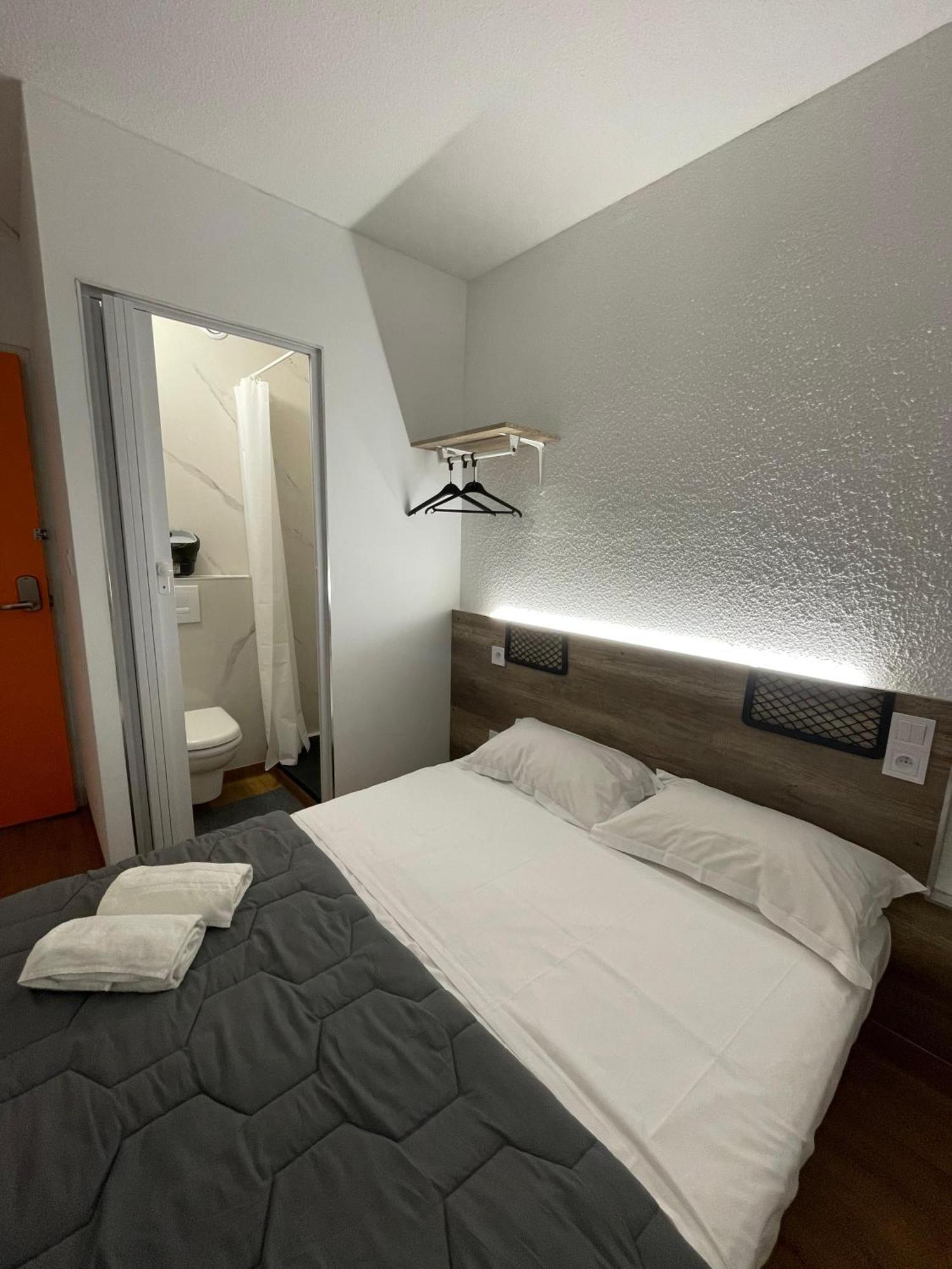 Hotel Thania Фронтиньян Экстерьер фото